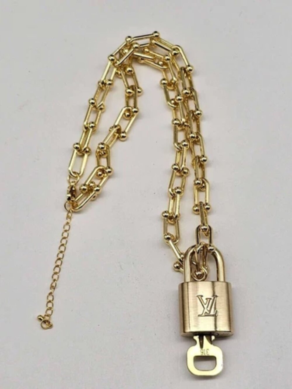 Gold-Plated Necklace with Authentic Louis Vuitton Padlock - Picture 7 of 10